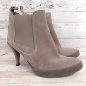 Pedro Garcia grey suede heeled Chelsea boots